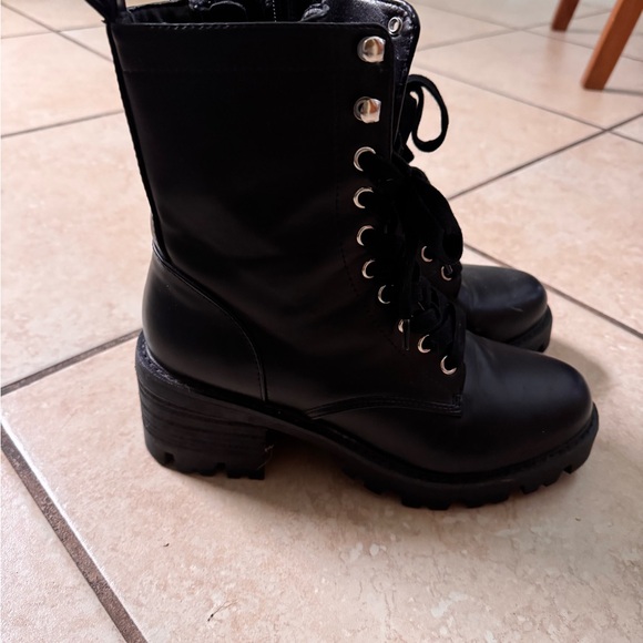 2 pairs Boot Bundle ( from Macy) size 8 - Picture 5 of 7